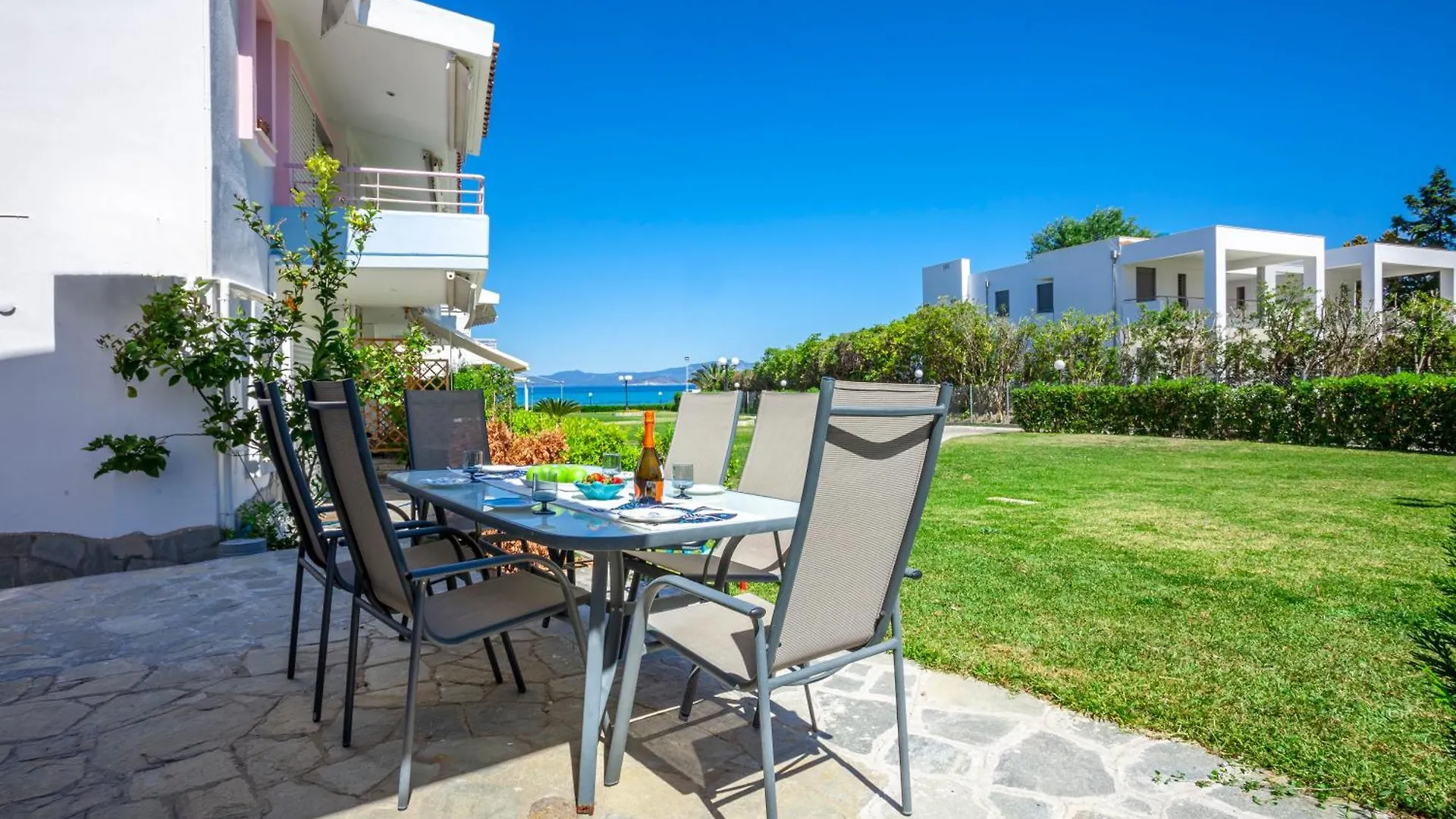 Serenity Seafront Garden Villa Pefkochori
