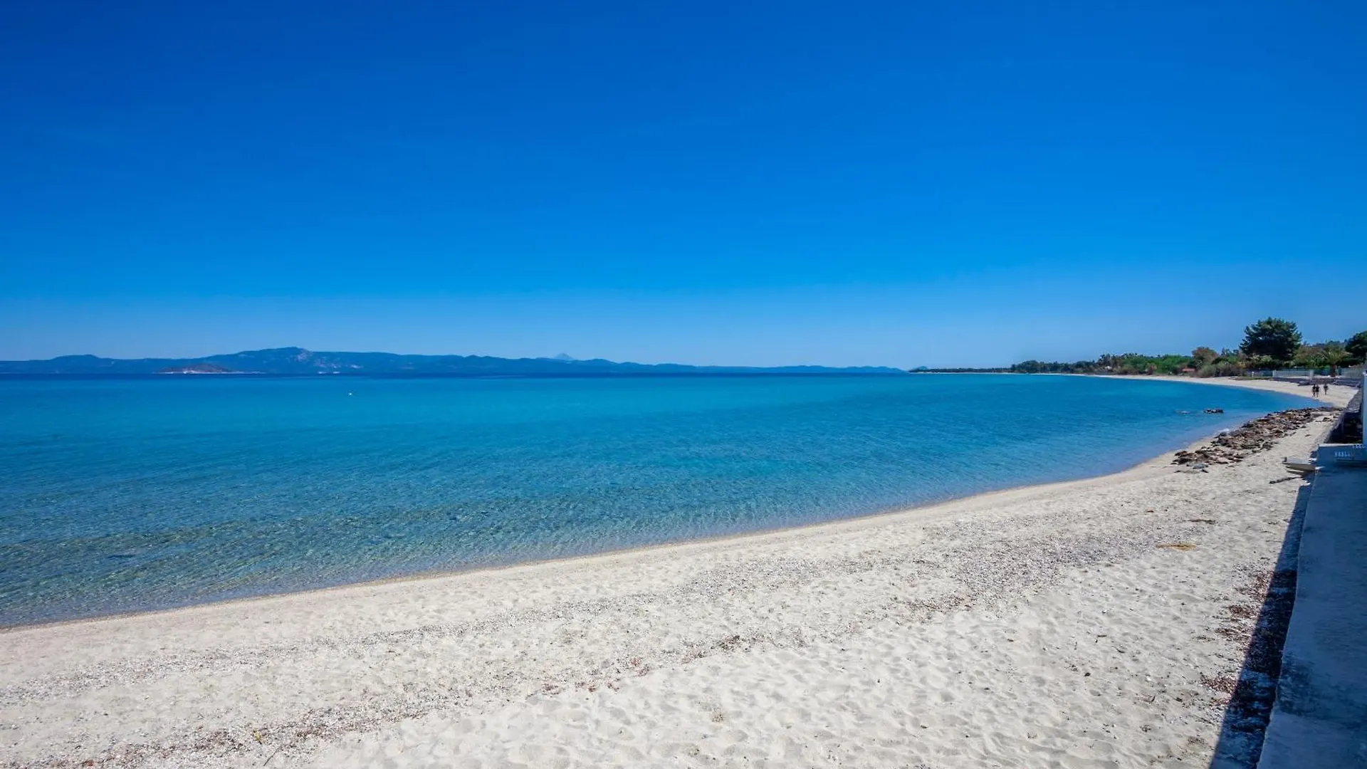 Serenity Seafront Garden Villa Pefkochori